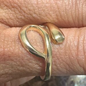 Boutique gold ring